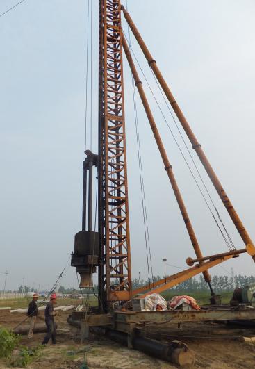 柴油锤击桩机施工中